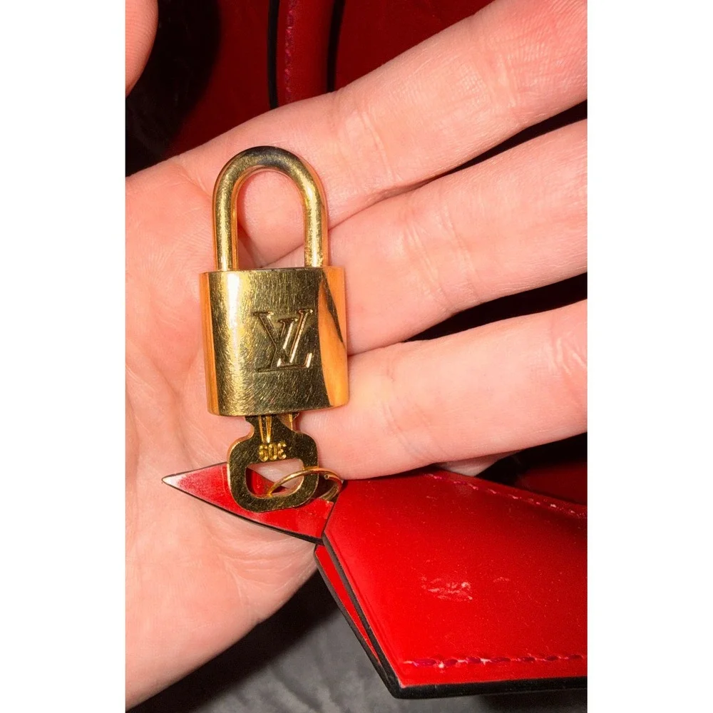 Louis Vuitton Alma PM Monogram Vernis Leather Red Pomme D'Amour FL4143 w/ COA - Picture 8 of 16